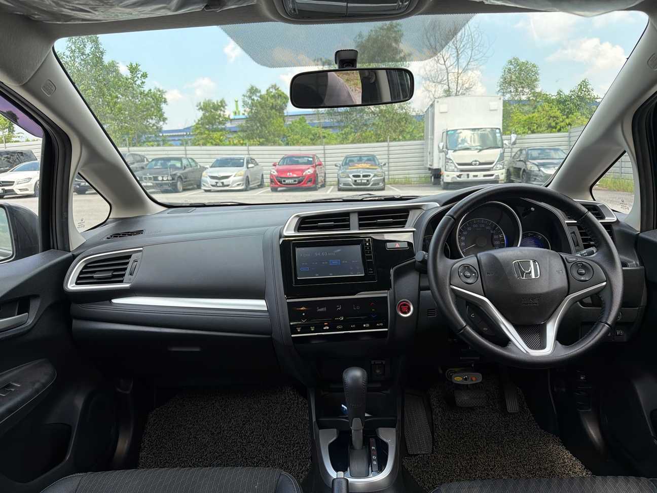 used 2017 Honda Jazz V 1.5