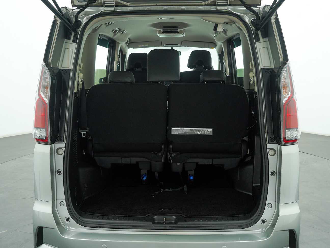 used 2018 Nissan Serena S-Hybrid High-Way Star Premium 2.0