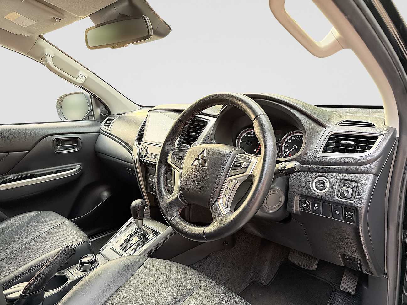 used 2023 Mitsubishi Triton VGT Athlete Dual Cab 4X4 2.4