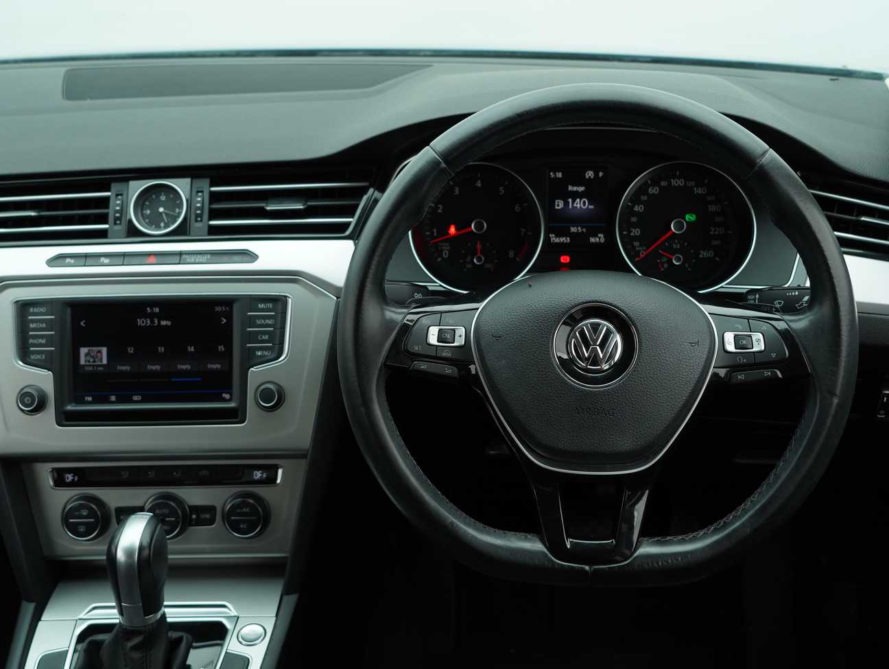 terpakai 2018 Volkswagen Passat TSI Comfortline Plus 1.8