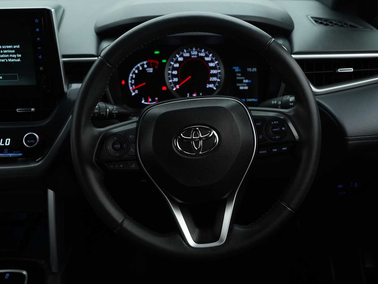 used 2022 Toyota Corolla Cross V 1.8