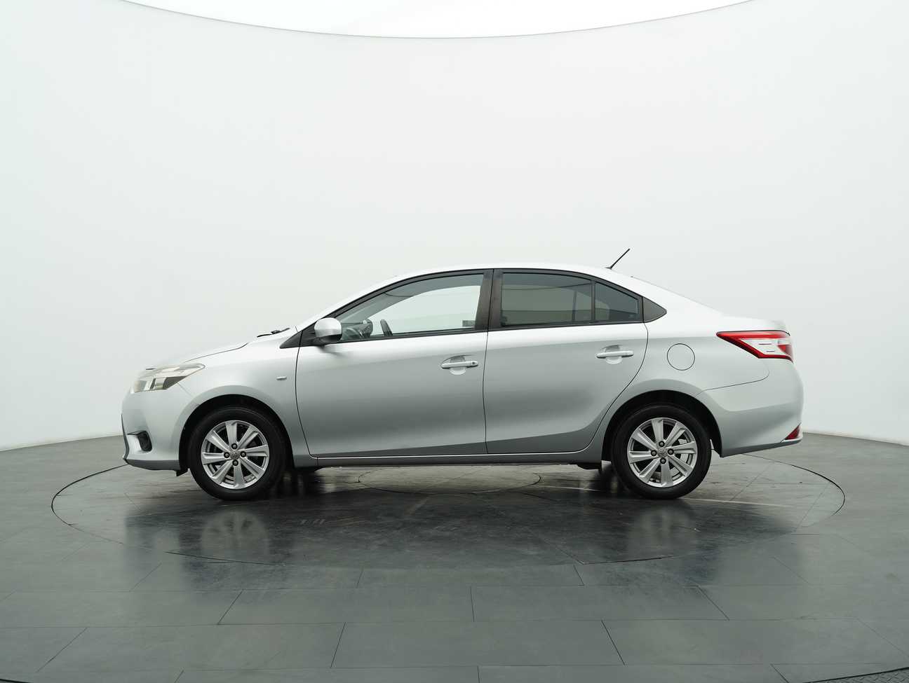 terpakai 2014 Toyota Vios J 1.5