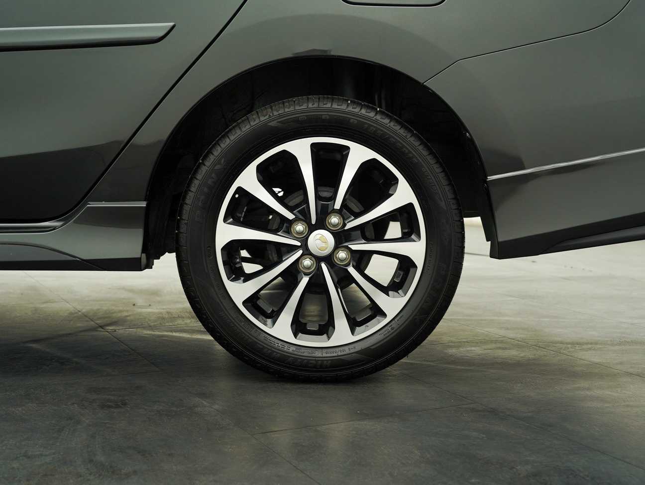 terpakai 2020 Perodua Bezza Advance 1.3