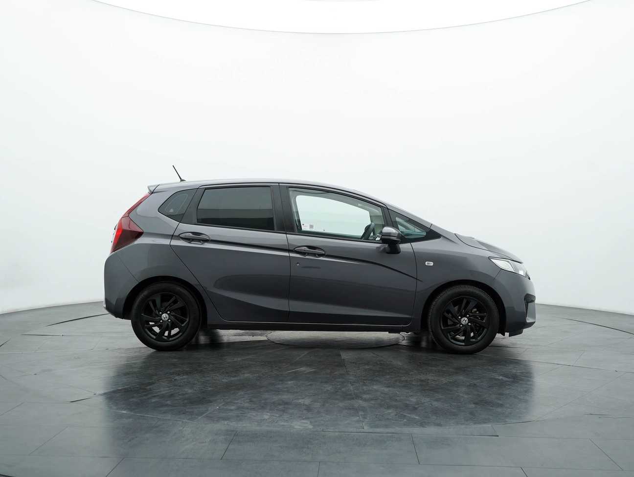 used 2014 Honda Jazz E 1.5