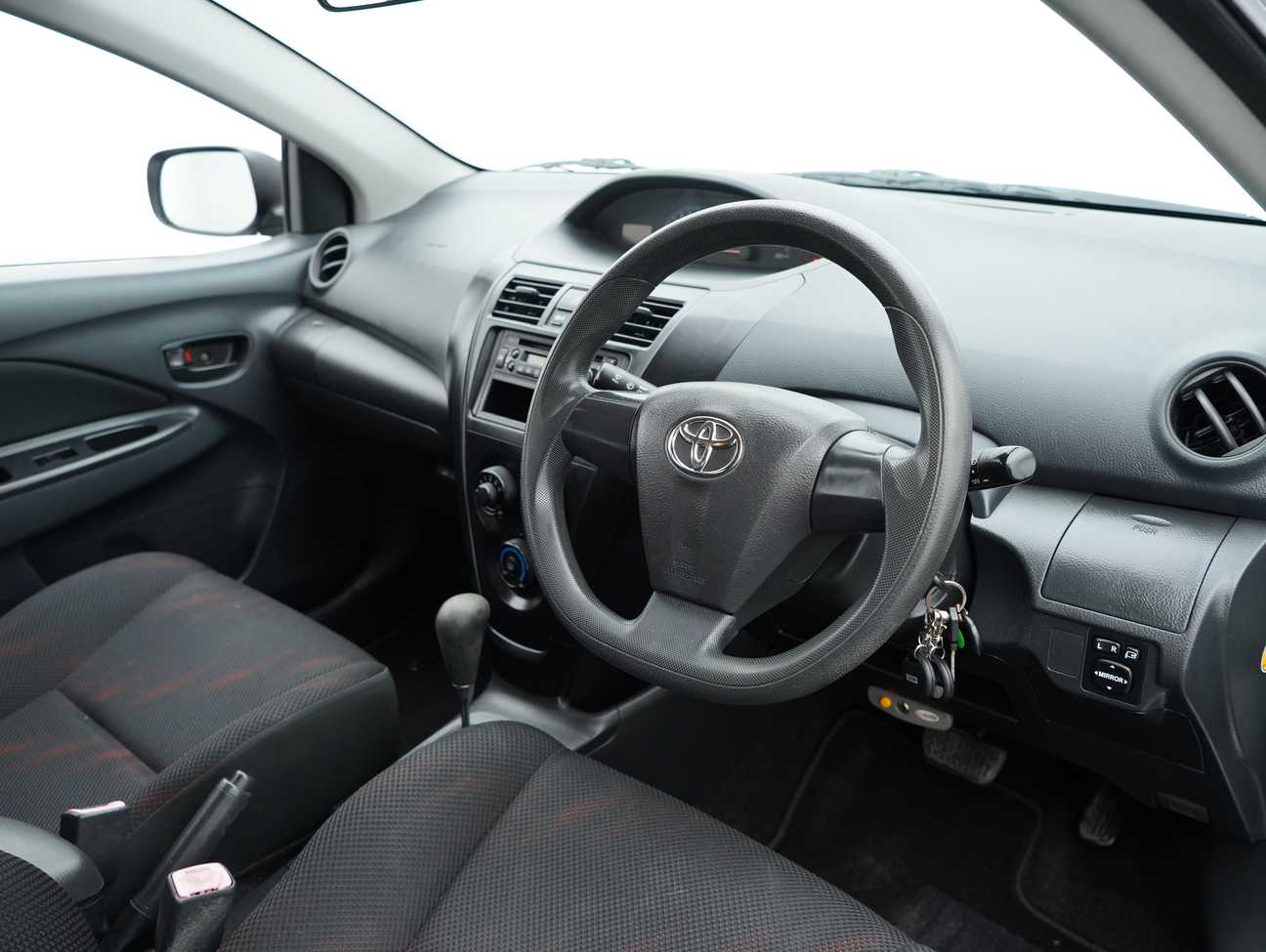 terpakai 2012 Toyota Vios J 1.5