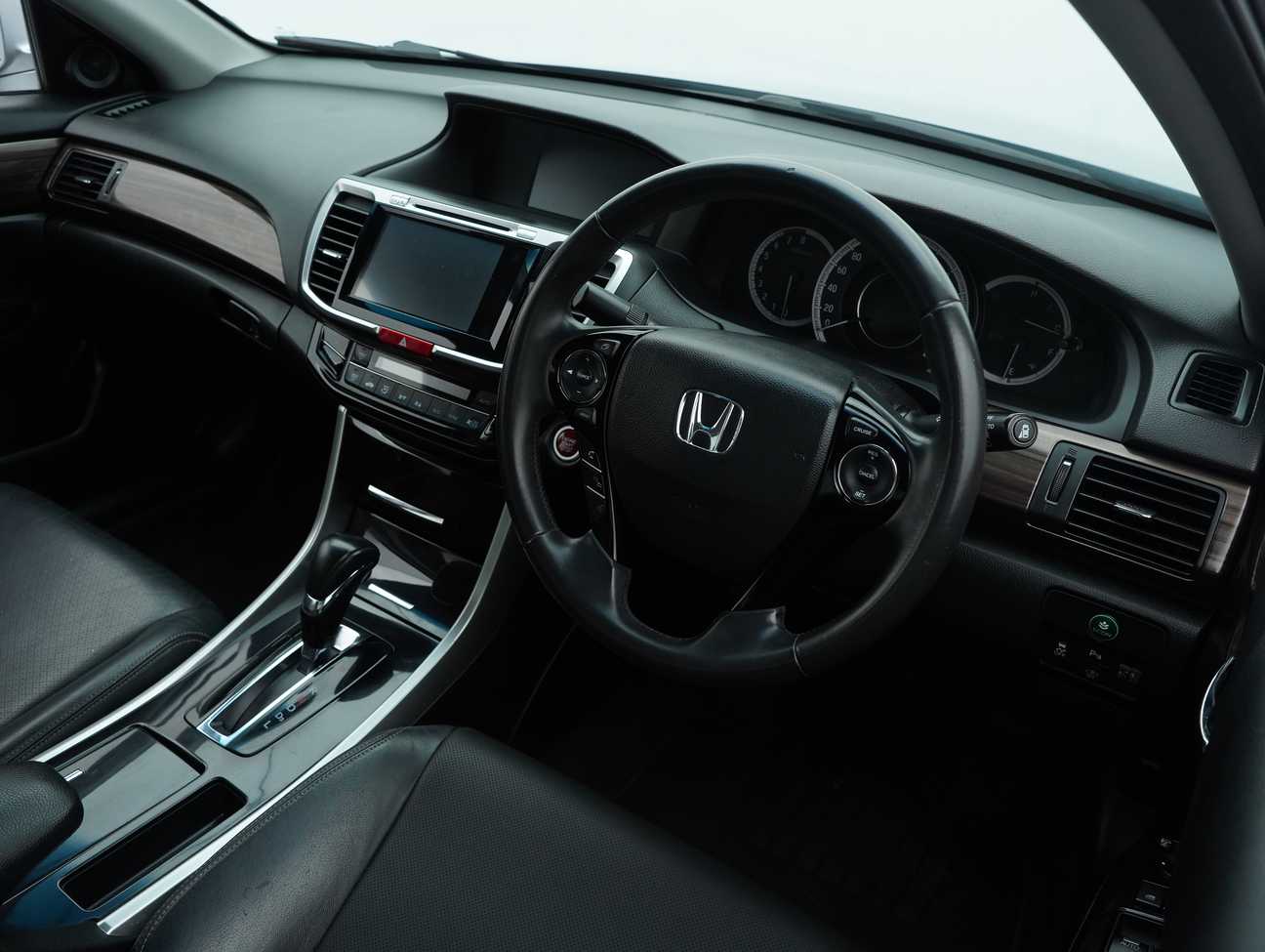 used 2017 Honda Accord VTi-L 2.0