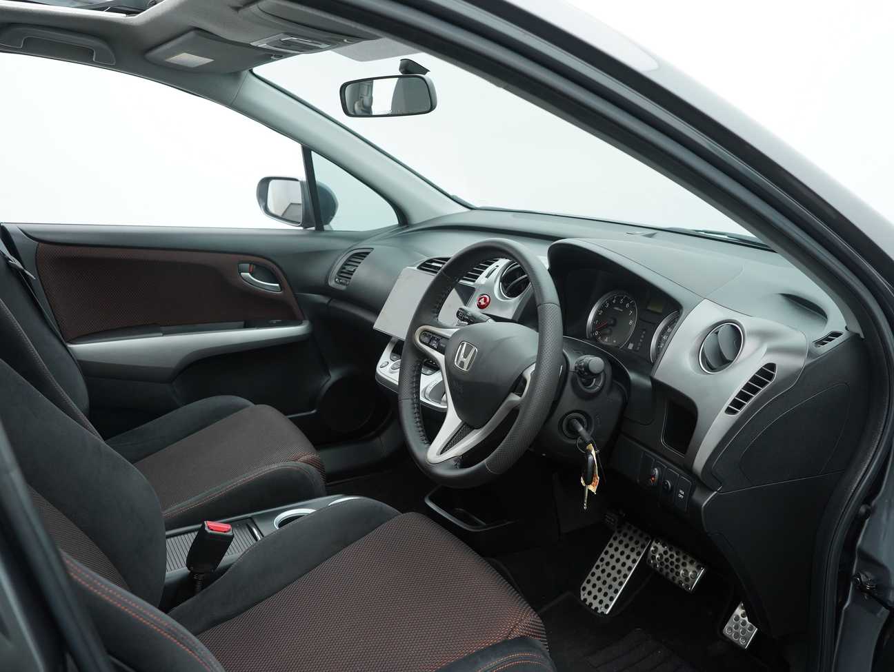 used 2012 Honda Stream i-VTEC RSZ 1.8