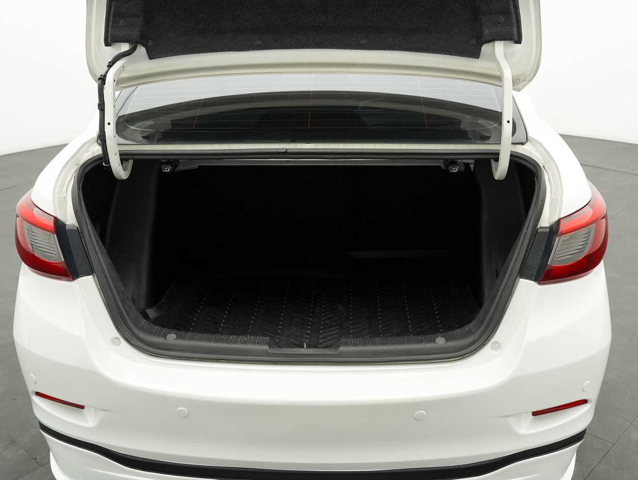 terpakai 2015 Mazda 2 SKYACTIV-G 1.5