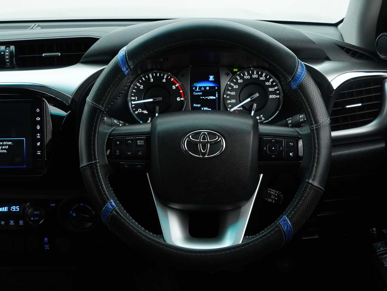 used 2023 Toyota Hilux V Dual Cab 2.4