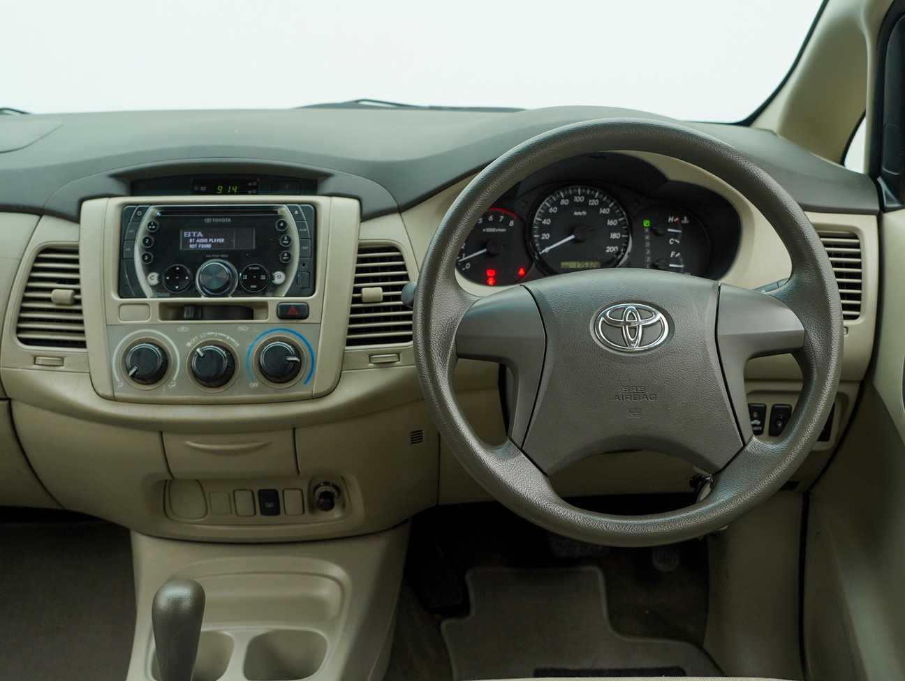 used 2013 Toyota Innova E 2.0