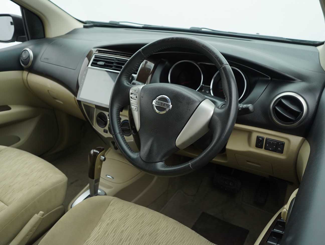 used 2013 Nissan Grand Livina Comfort 1.8