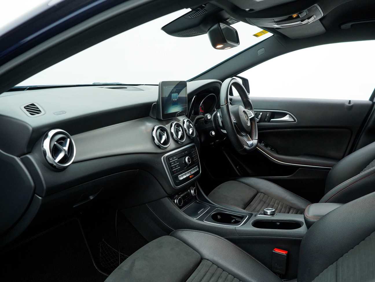 terpakai 2017 Mercedes-Benz GLA250 4MATIC 2.0