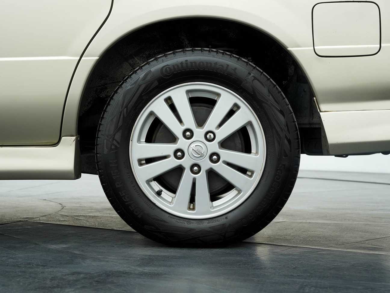 used 2011 Nissan Serena Comfort 2.0