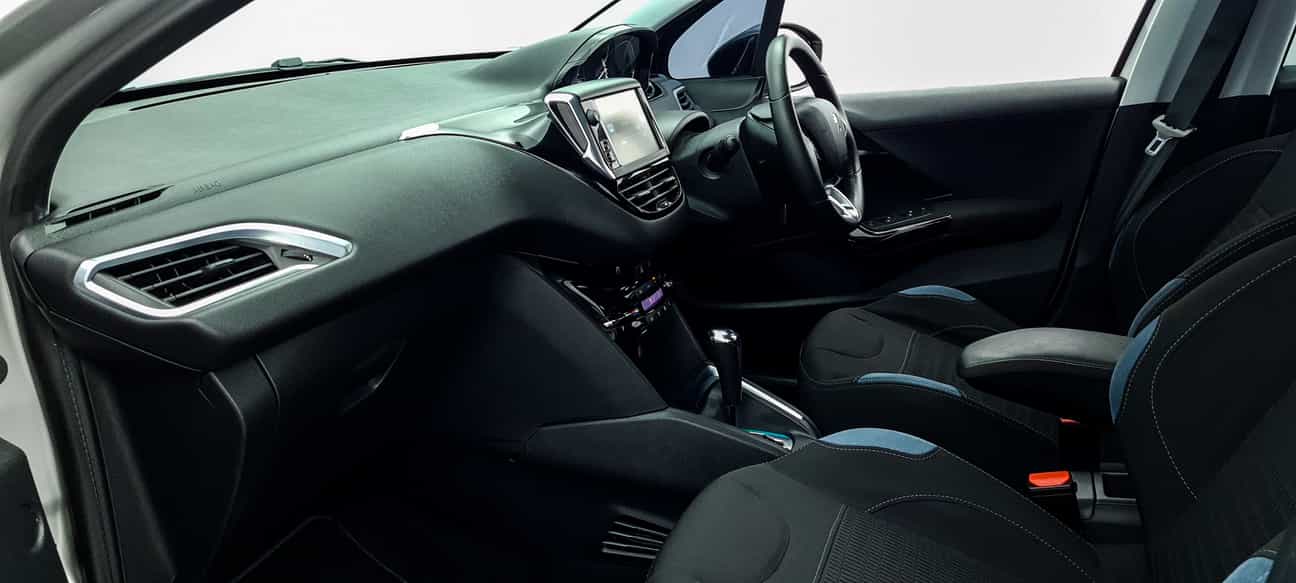 terpakai 2016 Peugeot 208 5-DOOR 1.6