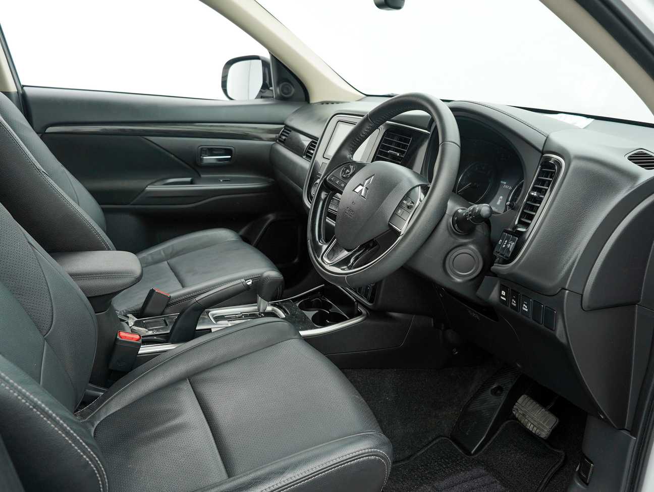 used 2020 Mitsubishi OUTLANDER  2.0