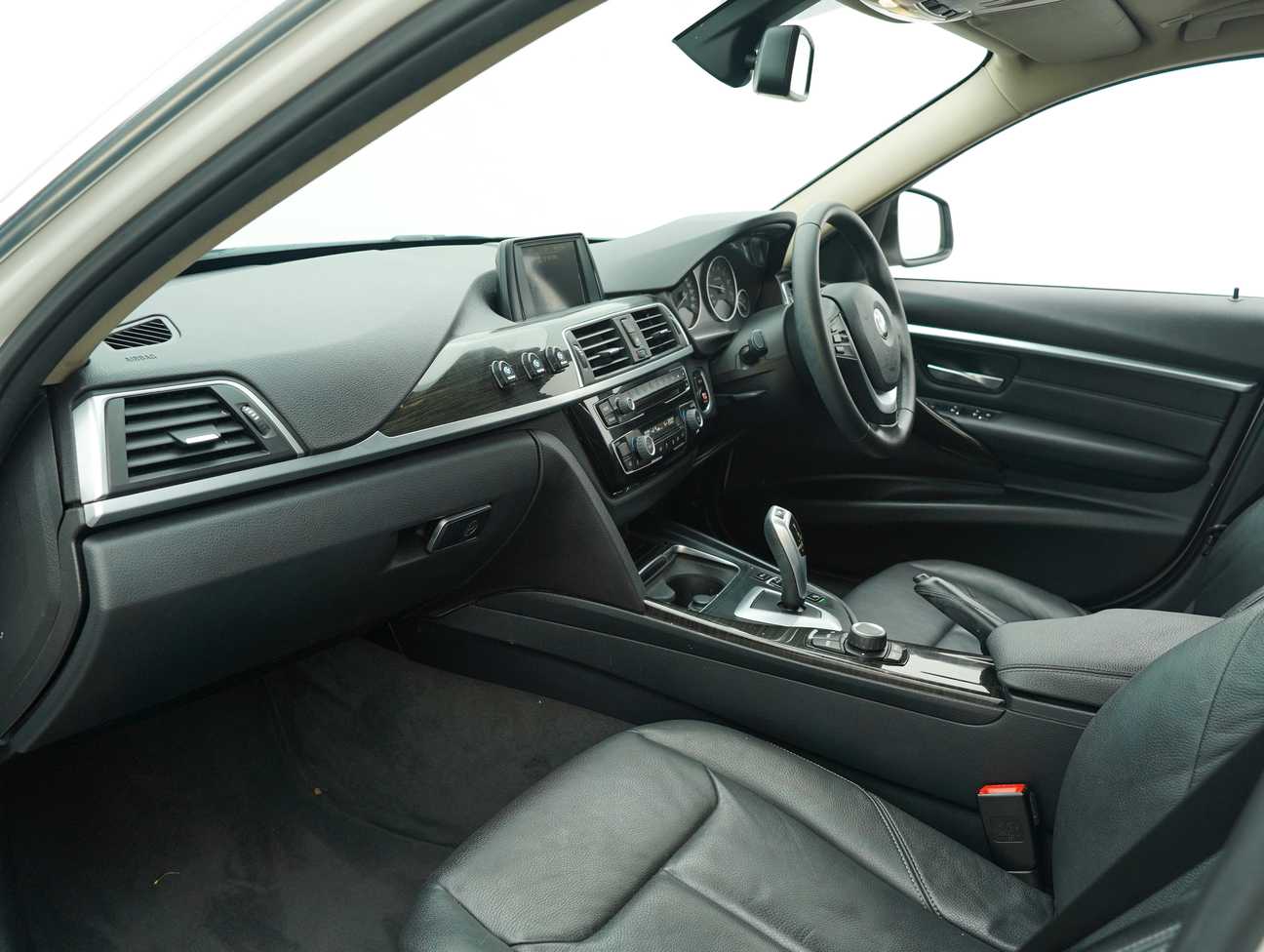 terpakai 2017 BMW 318i Luxury 1.5