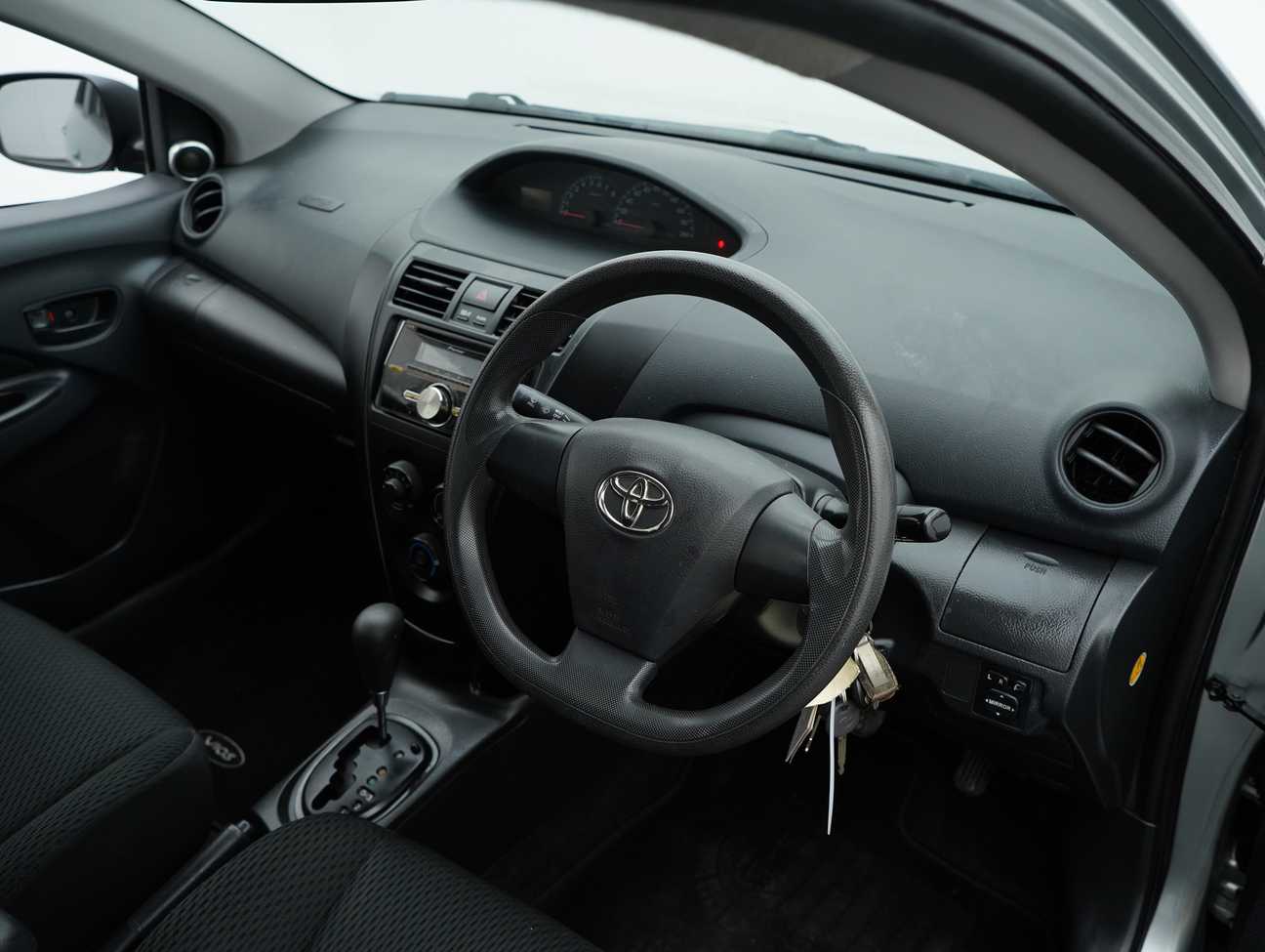 terpakai 2012 Toyota Vios J 1.5