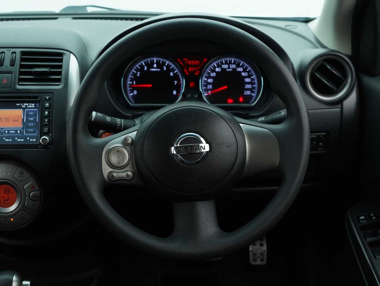 used 2013 Nissan Almera VL 1.5