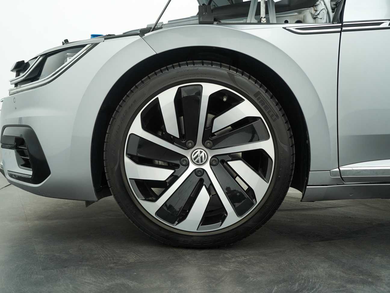 terpakai 2020 Volkswagen Arteon R-line Fastback 2.0