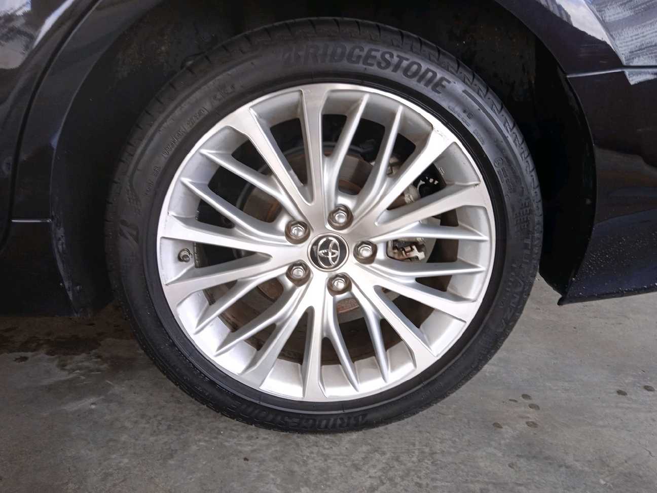 used 2019 Toyota Camry V 2.5