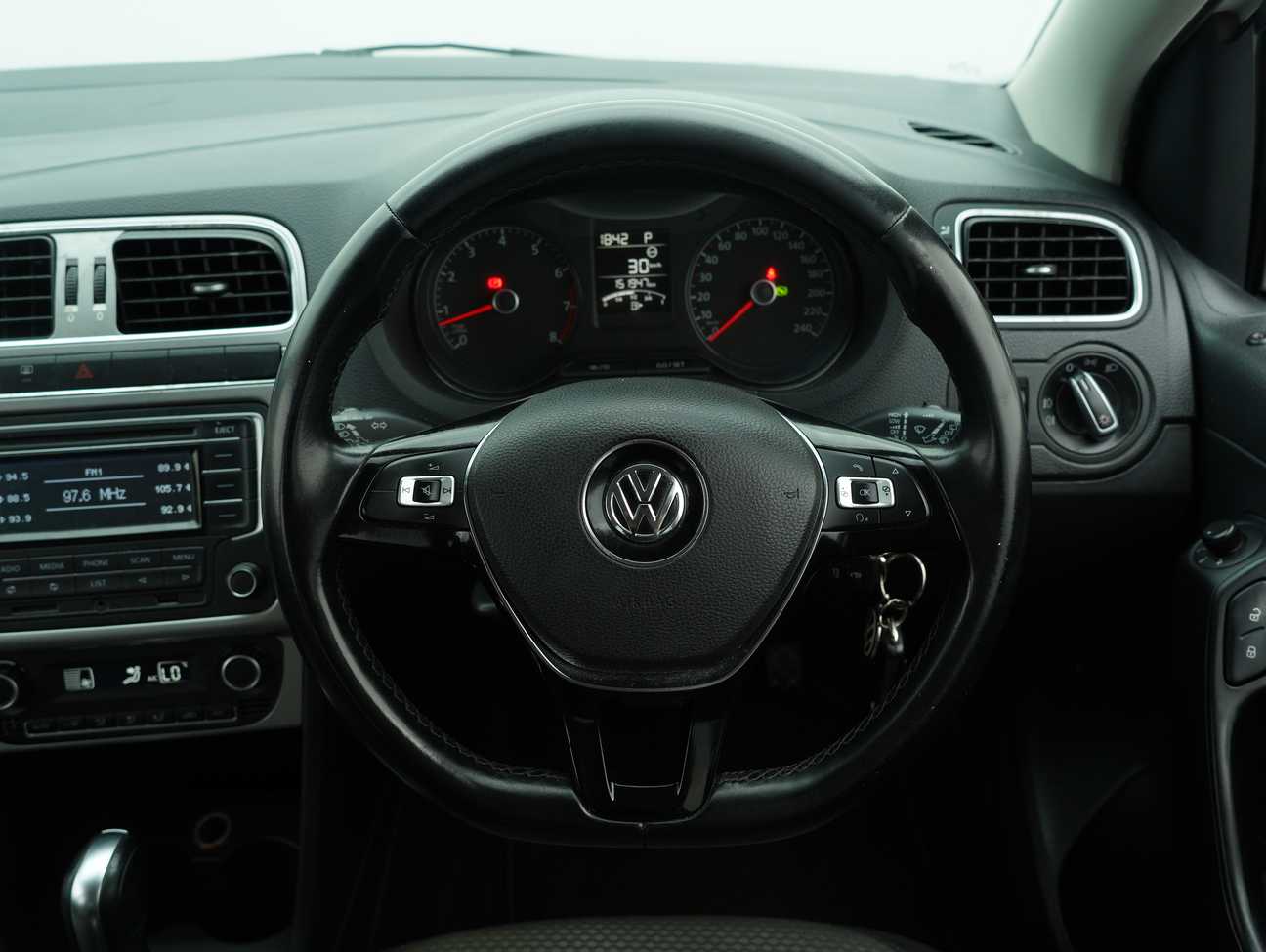 terpakai 2015 Volkswagen Polo Comfortline 1.6