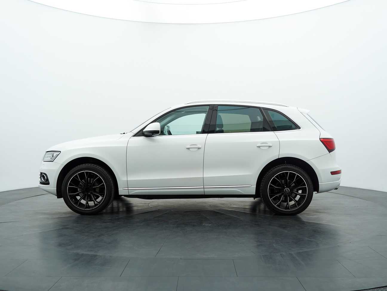 terpakai 2013 Audi Q5 Quattro TFSI 2.0