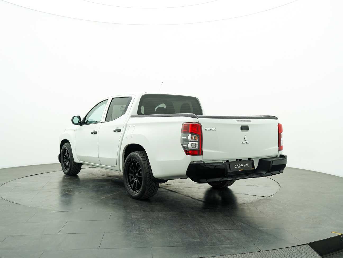 used 2023 Mitsubishi Triton Quest Dual Cab 4X2 2.5