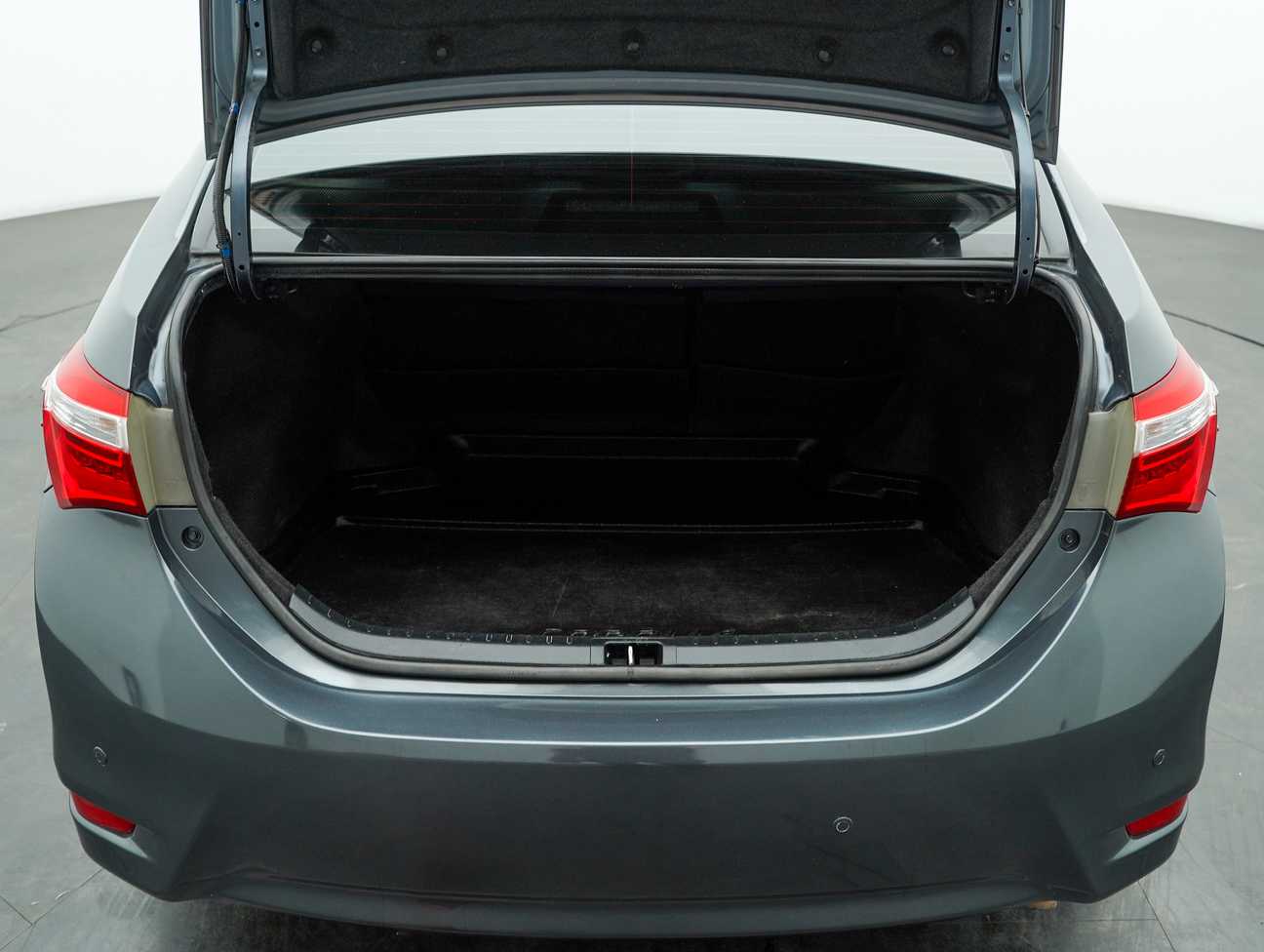 used 2014 Toyota Corolla Altis V 2.0