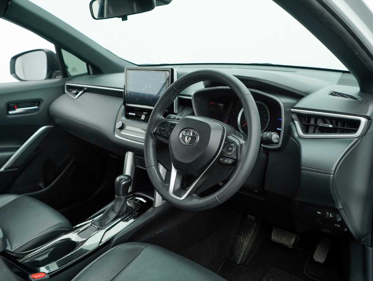 used 2022 Toyota Corolla Cross V 1.8