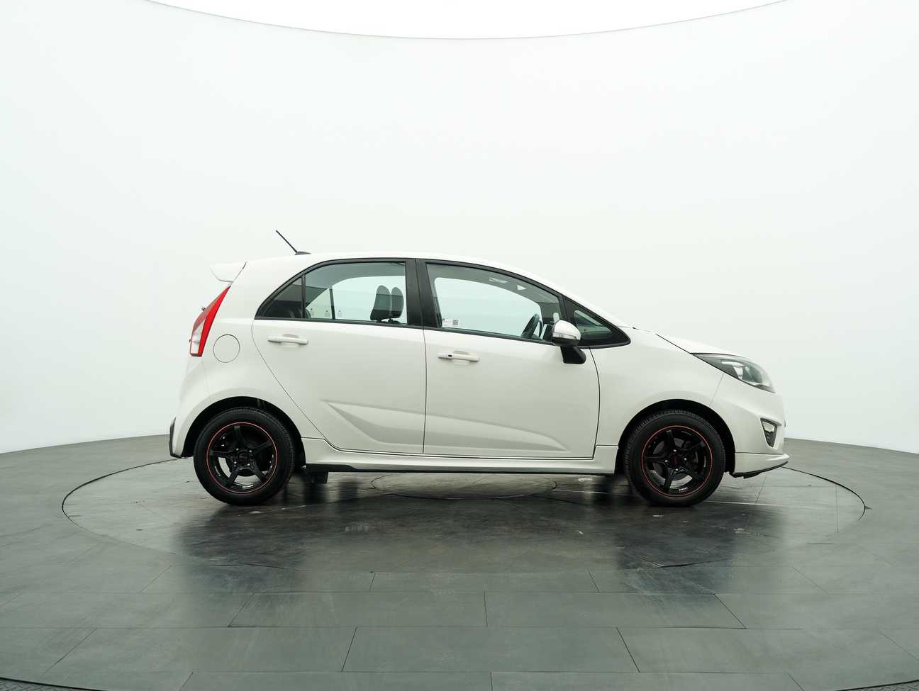 terpakai 2015 Proton Iriz Premium 1.6