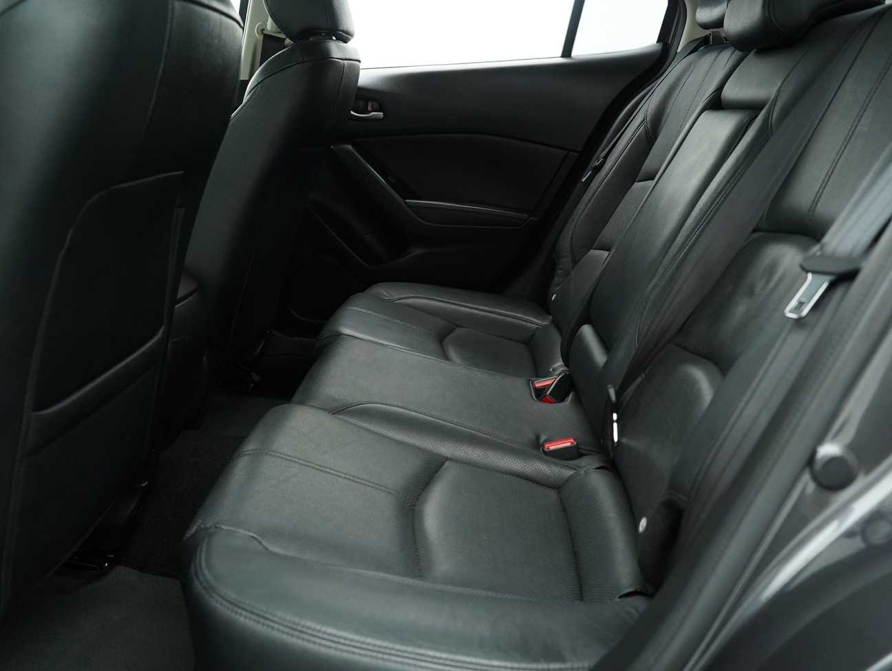 terpakai 2018 Mazda 3 SKYACTIV-G High 2.0