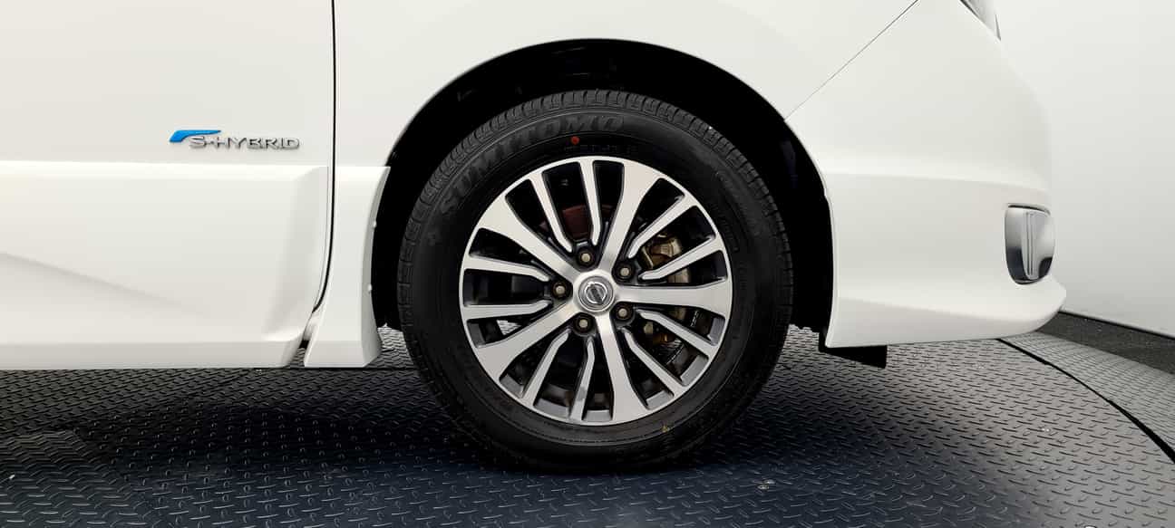 used 2017 Nissan SERENA S-HYBRID HIGH-WAY STAR 2.0