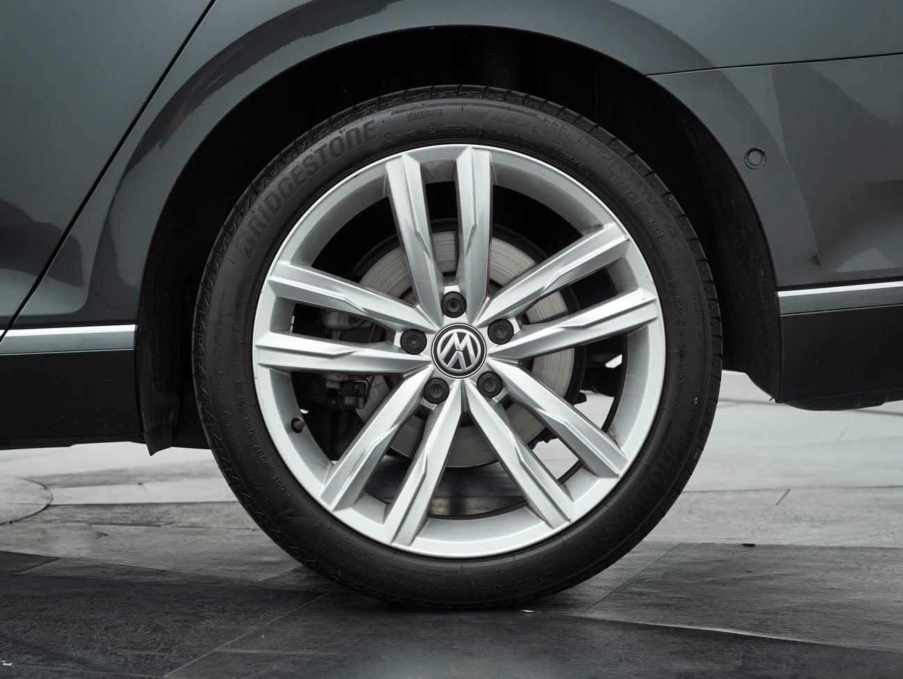 terpakai 2018 Volkswagen Passat 380 TSI Highline 2.0