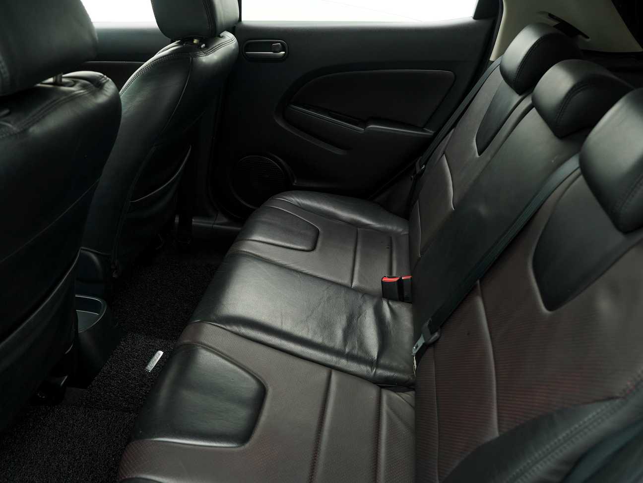 terpakai 2011 Mazda 2 R 1.5