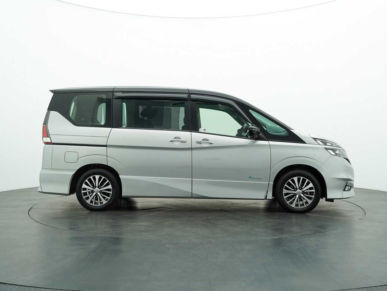 used 2018 Nissan Serena S-Hybrid High-Way Star 2.0