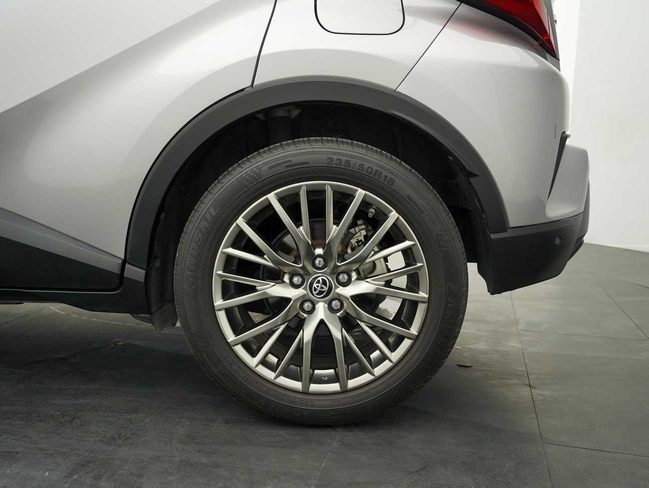 used 2018 Toyota C-HR  1.8