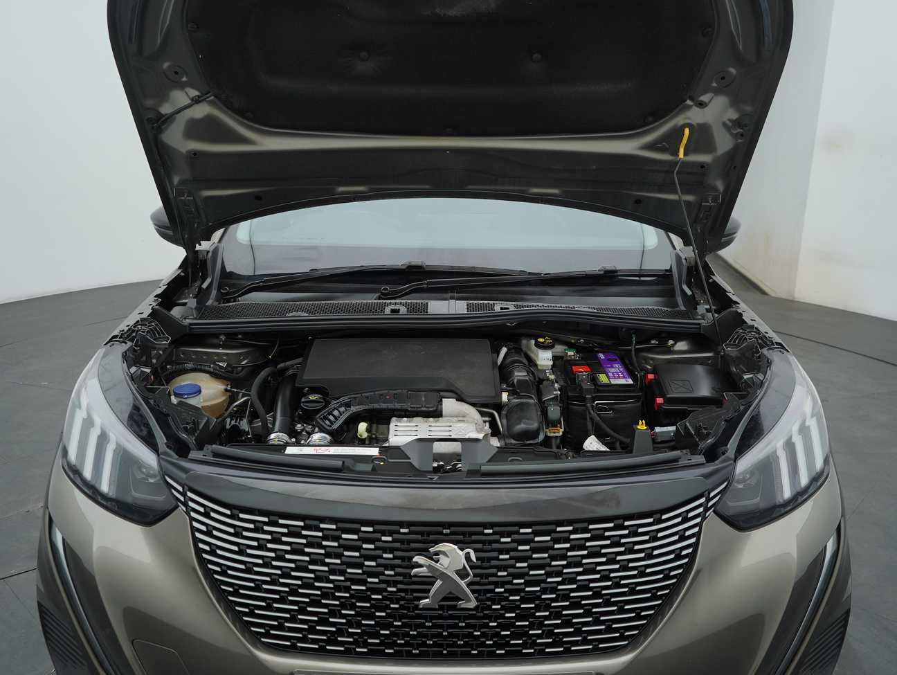 used 2023 Peugeot 2008 Allure 1.2
