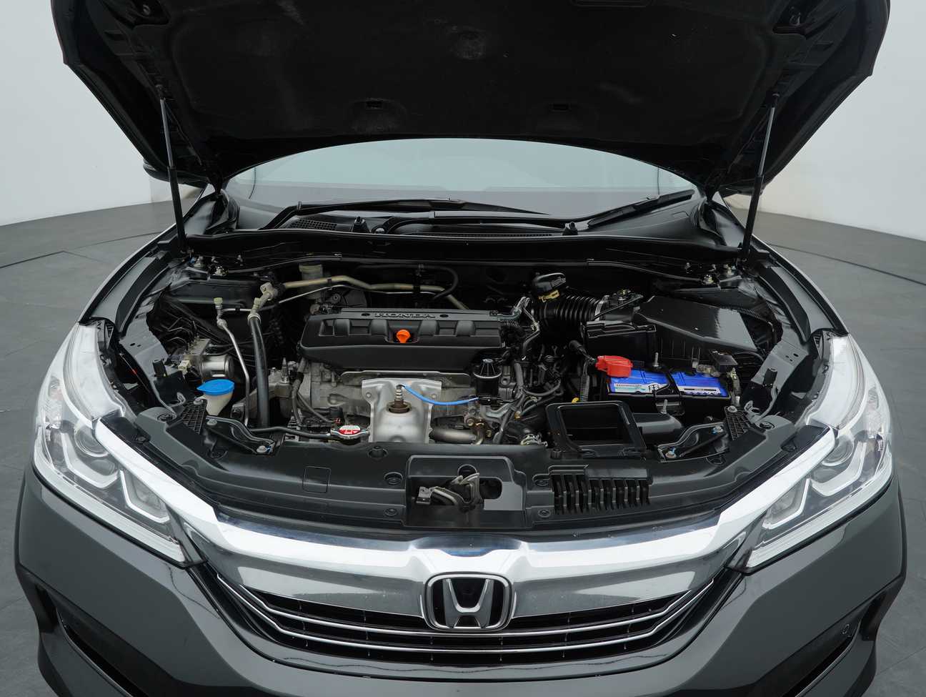 used 2017 Honda Accord VTi-L 2.0