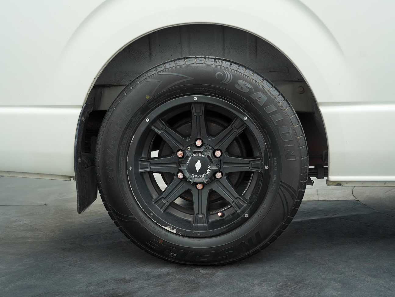 used 2015 Toyota Hiace Window Van 2.7