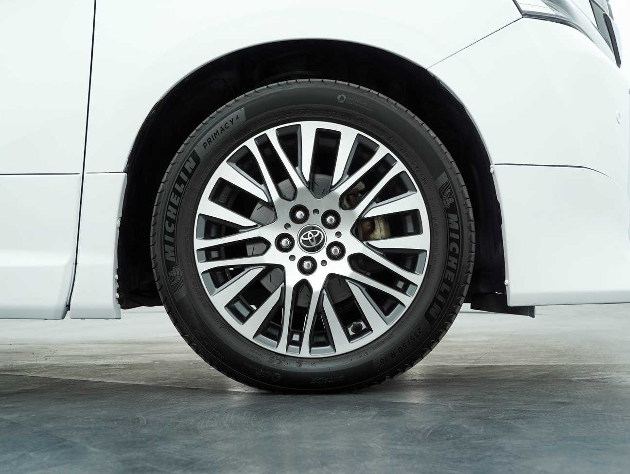 used 2016 Toyota Vellfire  2.5