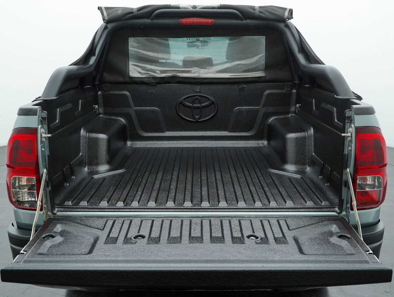 used 2023 Toyota Hilux E Dual Cab 2.4