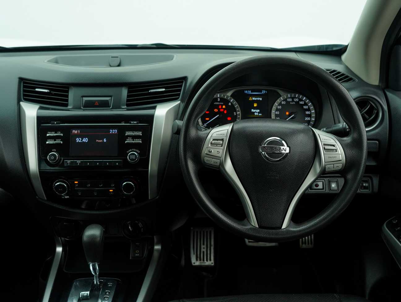 terpakai 2017 Nissan Navara NP300 V Dual Cab 2.5