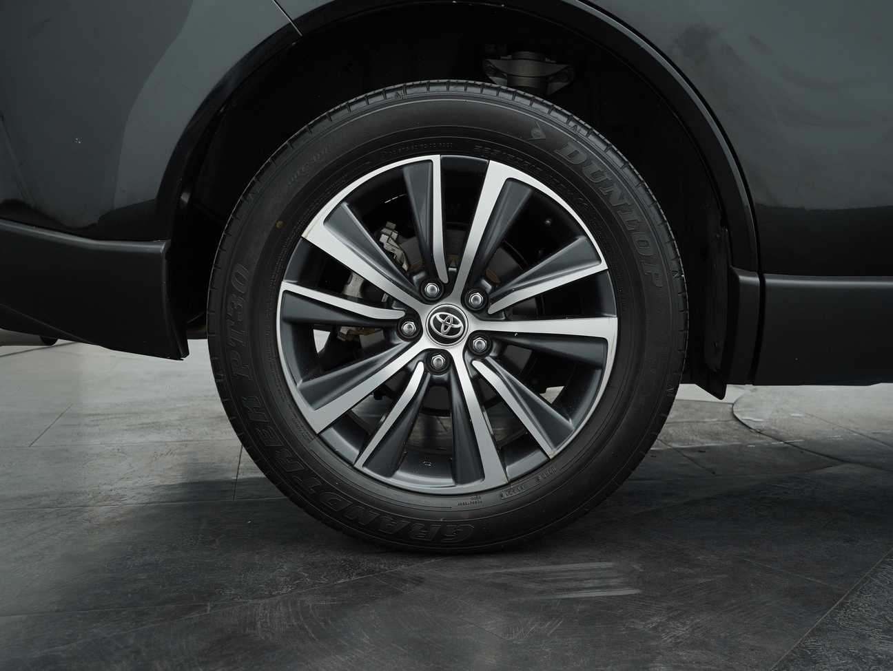 terpakai 2021 Toyota Harrier  2.0