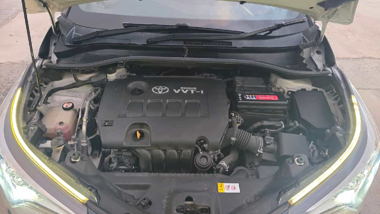 used 2019 Toyota C-HR  1.8