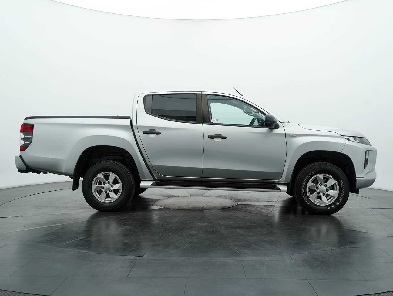 terpakai 2021 Mitsubishi Triton VGT Dual Cab 2.4