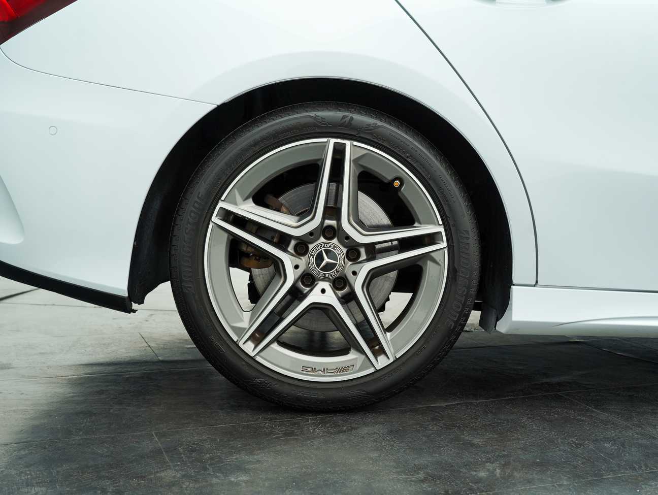 terpakai 2019 Mercedes-Benz A250 AMG Line 2.0