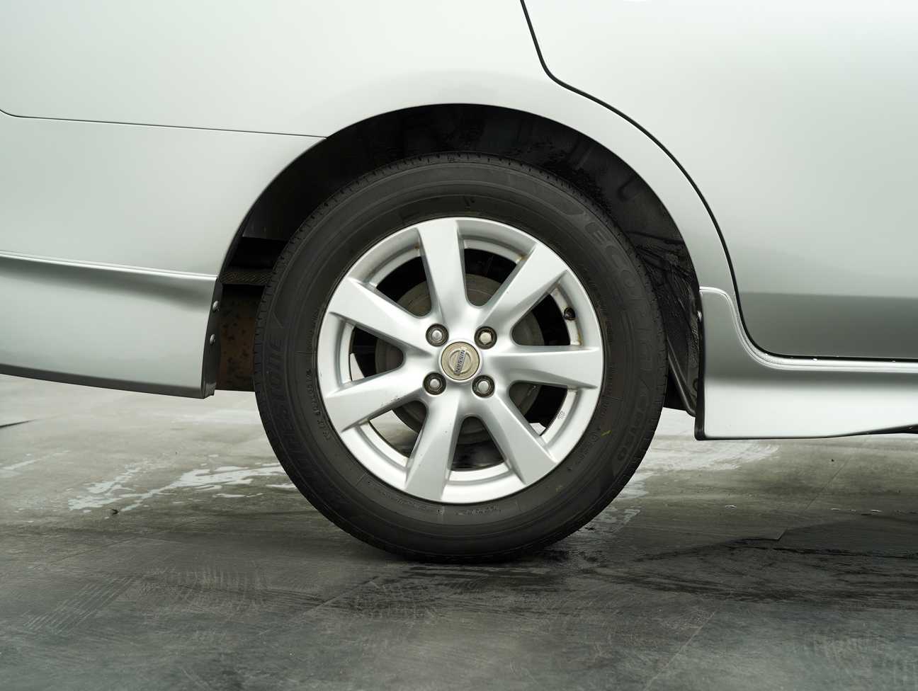 terpakai 2014 Nissan Almera E 1.5