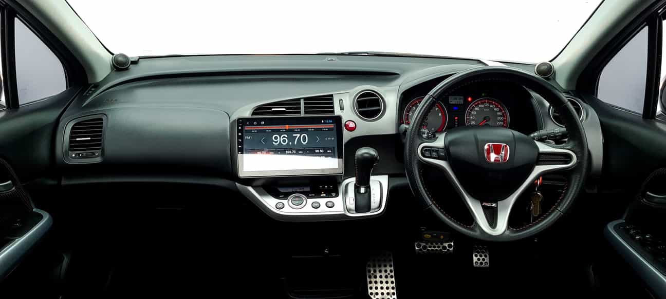 used 2013 Honda STREAM RSZ 1.8