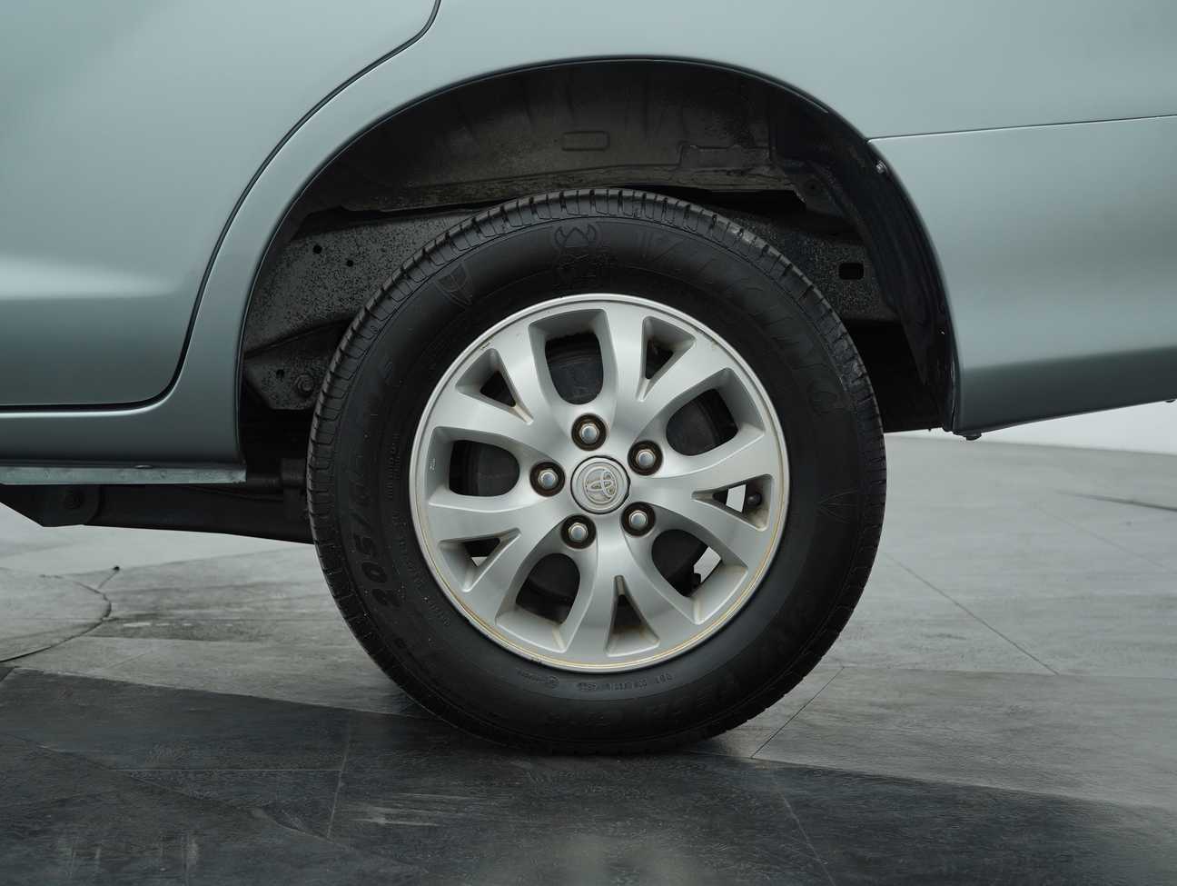 used 2010 Toyota Innova E 2.0