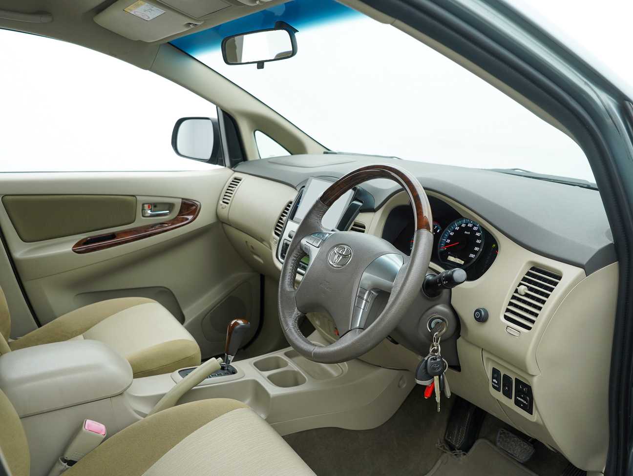 used 2016 Toyota Innova G 2.0